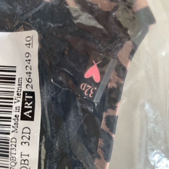 Victoria’s Secret so obsessed, push-up bra - Picture 4 of 4